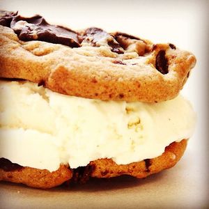 Image post by @insomniacookies on Instagram