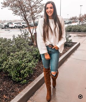 Image post by @sabrinanoellee on Instagram