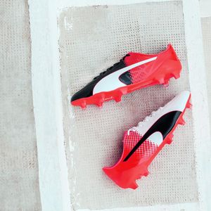 Image post by @soccerdotcom on Instagram