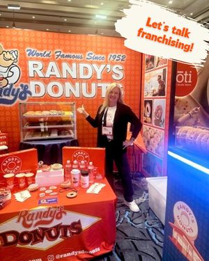 Image post by @randysdonuts on Instagram