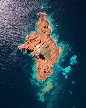 Image post by @droneartgallery on Instagram