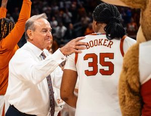 Image post by @NaismithTrophy on Twitter