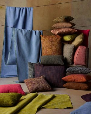 Image post by @neocon_shows on Instagram
