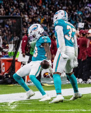 Image post by @LosDolphins on Twitter