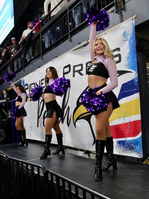 Image post by @coloradoeagleschicks on Instagram