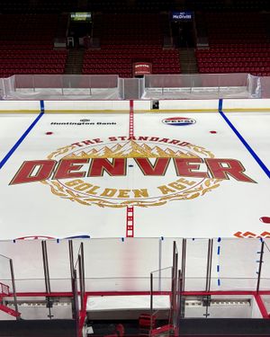 Image post by @du_hockey on Instagram