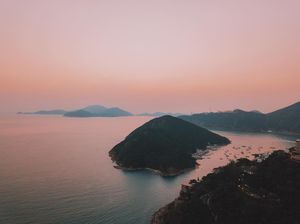 Image post by @selenaxsun on Instagram