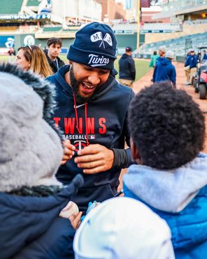 Image post by @twinscommunity on Instagram