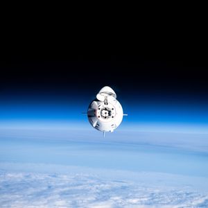 Image post by @iss on Instagram