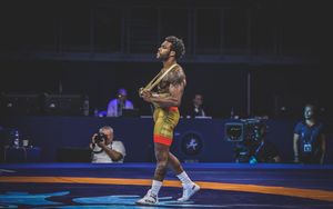 Image post by @alliseeisgold on Instagram