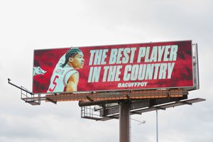 Image post by @RazorbackMBB on Twitter