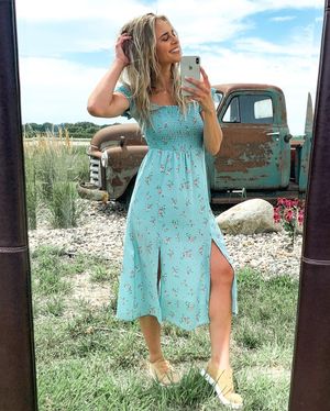 Image post by @shopfillyflair on Instagram