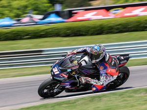 Image post by @motoamerica on Instagram