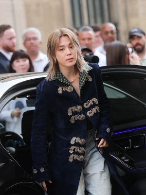 Image post by @voguetaiwan on Instagram