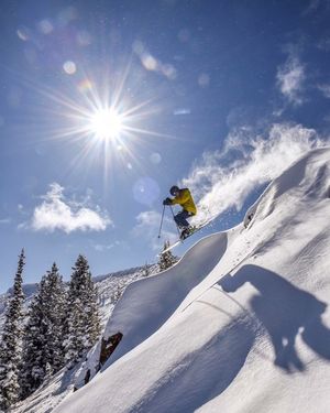 Image post by @skitaos on Instagram
