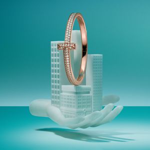 Image post by @TiffanyAndCo on Twitter