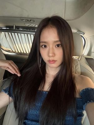 Image post by @ellemenhk on Instagram
