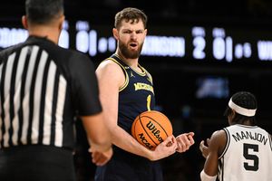 Image post by @umichbball on Twitter