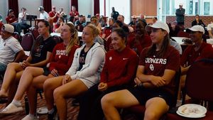 Image post by @ou_wtennis on Instagram