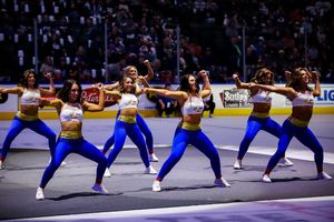 Image post by @coloradoeagleschicks on Instagram