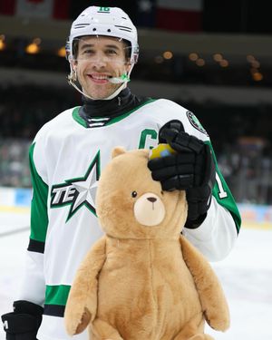 Image post by @txstarshockey on Instagram