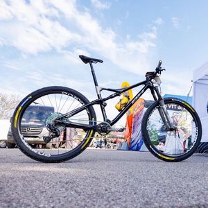 Image post by @esigrips on Instagram
