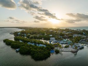 Image post by @thereelmacoy on Instagram