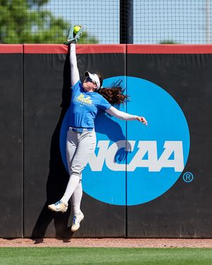 Image post by @uclasoftball on Instagram