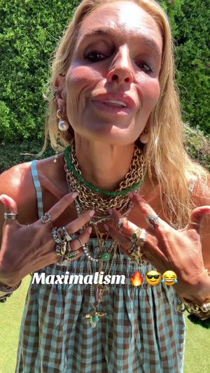 Video post by @shop.with.caroline on TikTok