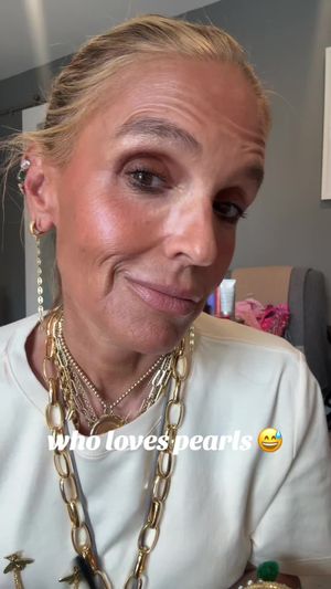 Video post by @shop.with.caroline on TikTok