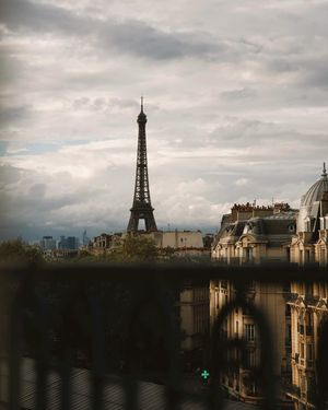 Image post by @greysonwomen on Instagram