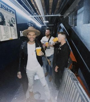 Image post by @nikomoon on Instagram