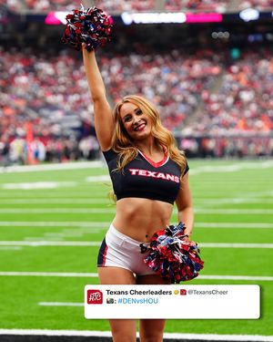 Image post by @texanscheerleaders on Instagram