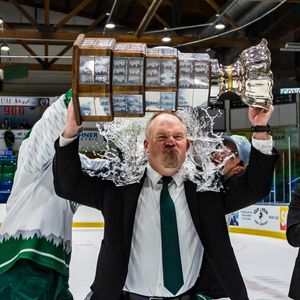 Image post by @everett_silvertips on Instagram