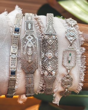 Image post by @maejeanvintage on Instagram