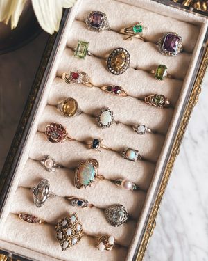 Image post by @maejeanvintage on Instagram