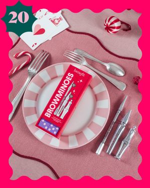 Image post by @benefitspain on Instagram