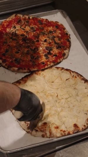 Video post by @sallysapizza on Instagram