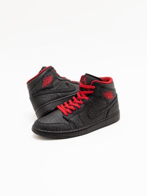 Image post by @atmos_japan on Instagram