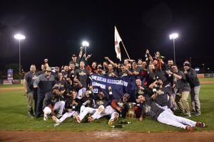 Image post by @FMRedHawks on Twitter