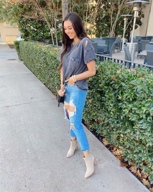 Image post by @sabrinanoellee on Instagram