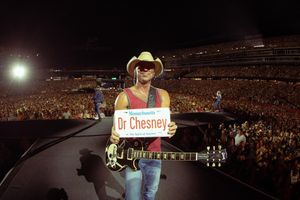 Image post by @kennychesney on Instagram