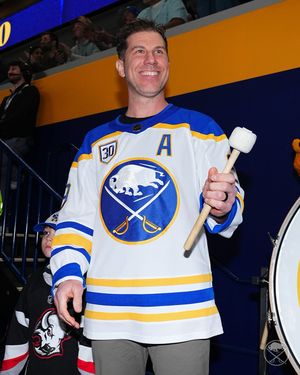 Image post by @buffalosabres on Instagram