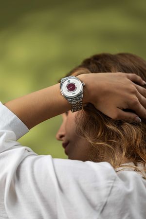 Image post by @fearswatches on Instagram