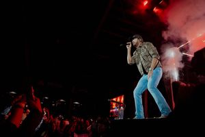 Image post by @lukebryan on Instagram