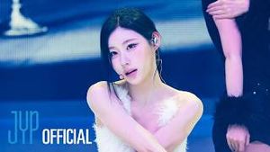 Video post by @itzy on YouTube