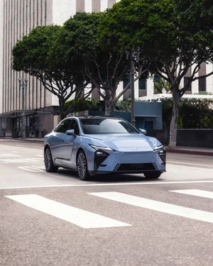Image post by @discoverlexus on Instagram