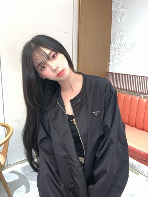 Image post by @ellemenhk on Instagram