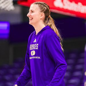 Image post by @uw_wbb on Instagram