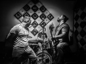 Image post by @jhony_velez on Instagram